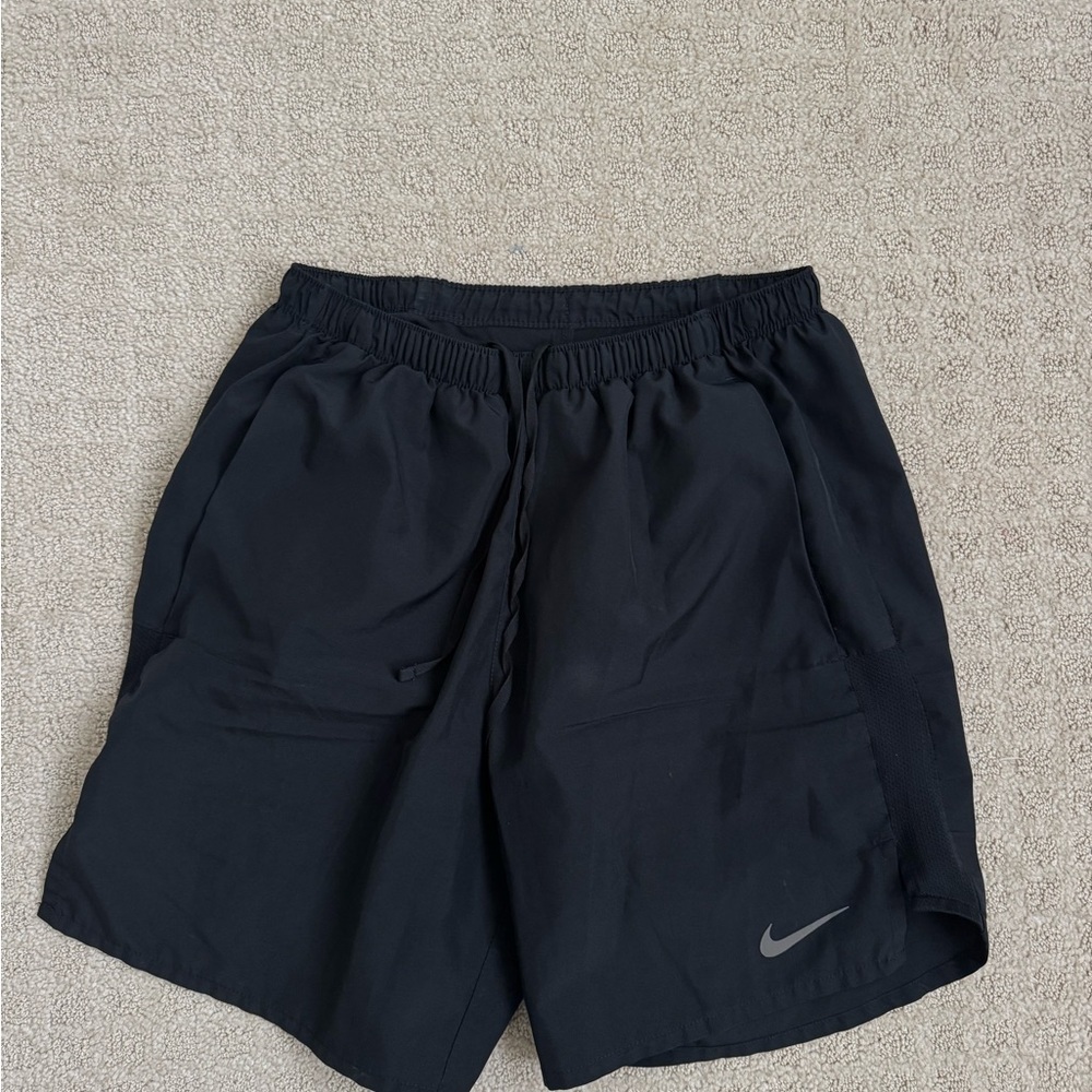 Nike men’s black athletic drawstring style training shorts size small